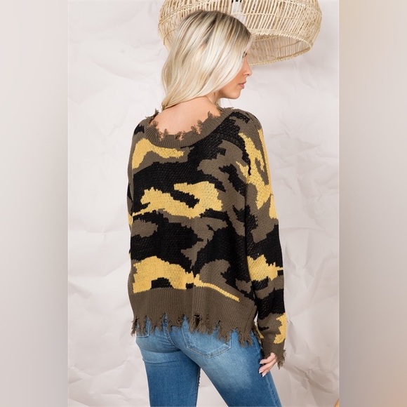 OLIVE MUSTARD BLACK CAMOUFLAGE PRINT LONG SLEEVE FRAYED KNIT SWEATER - Picture 6 of 8